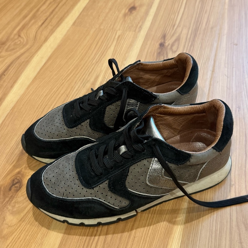 Women’s Black and Grey Leather Caslon Sneakers - Nordstrom - Size 8.5